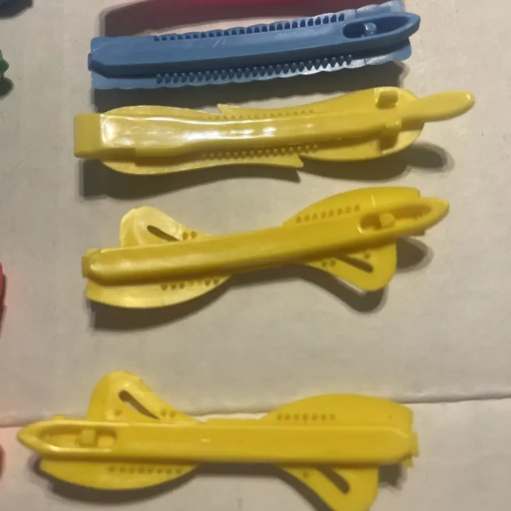 Vintage Goody and Misc Snap Tight Barrettes Hair Clips Lot of 21 Bow Butterflies